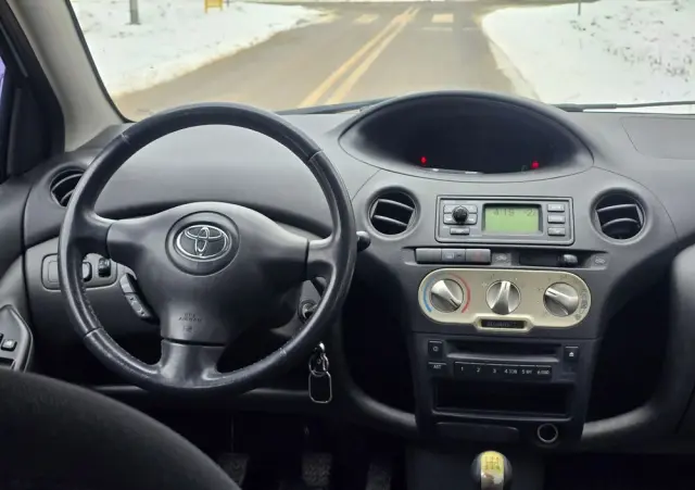 TOYOTA Yaris 1.3 VVT-i Executive