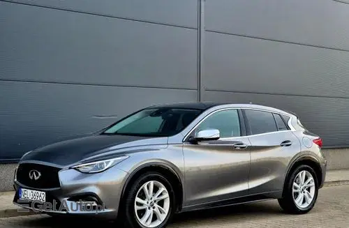 INFINITI Q30 