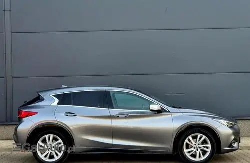 INFINITI Q30 