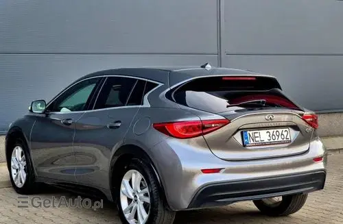 INFINITI Q30 