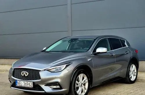 INFINITI Q30 