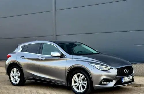 INFINITI Q30 