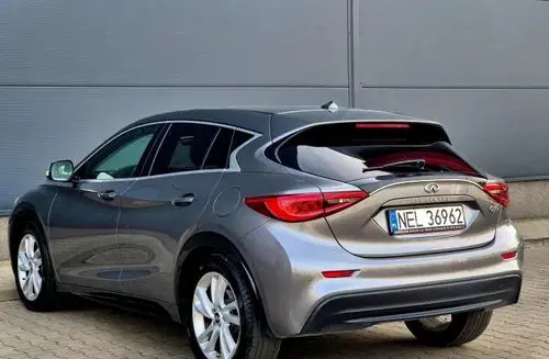INFINITI Q30 