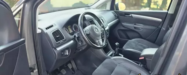 VOLKSWAGEN Sharan 