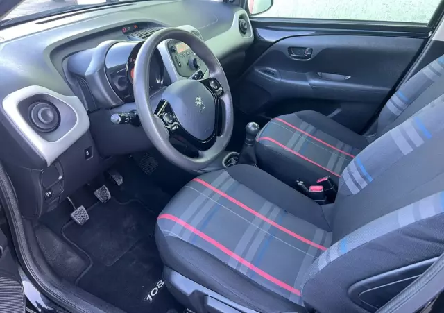 PEUGEOT 108 