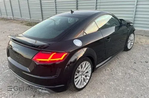 AUDI TT 