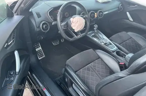 AUDI TT 