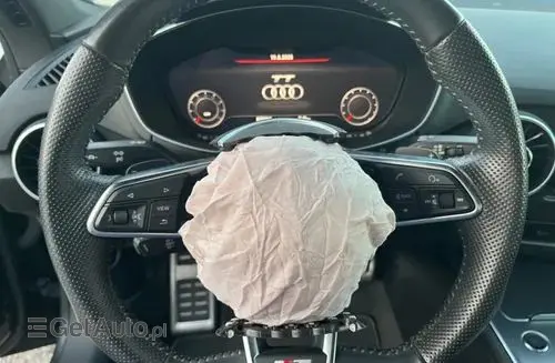 AUDI TT 