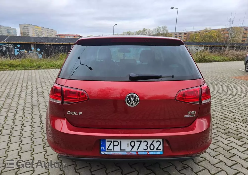 VOLKSWAGEN Golf 