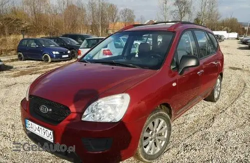 KIA Carens 