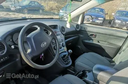 KIA Carens 
