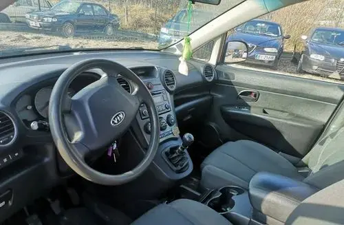 KIA Carens 