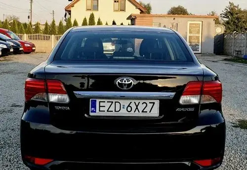 TOYOTA Avensis 
