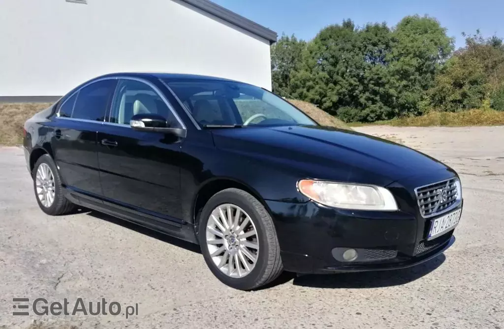 VOLVO S80 