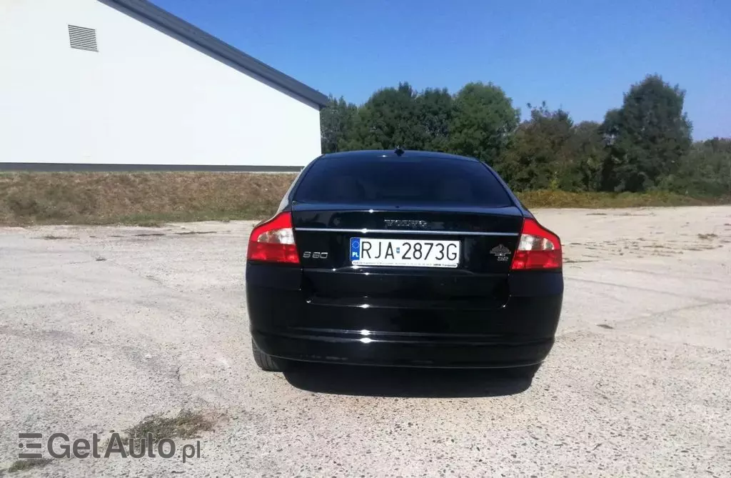 VOLVO S80 
