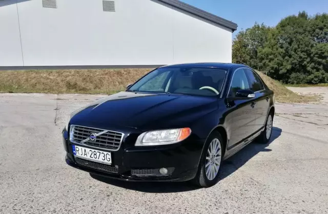 VOLVO S80 