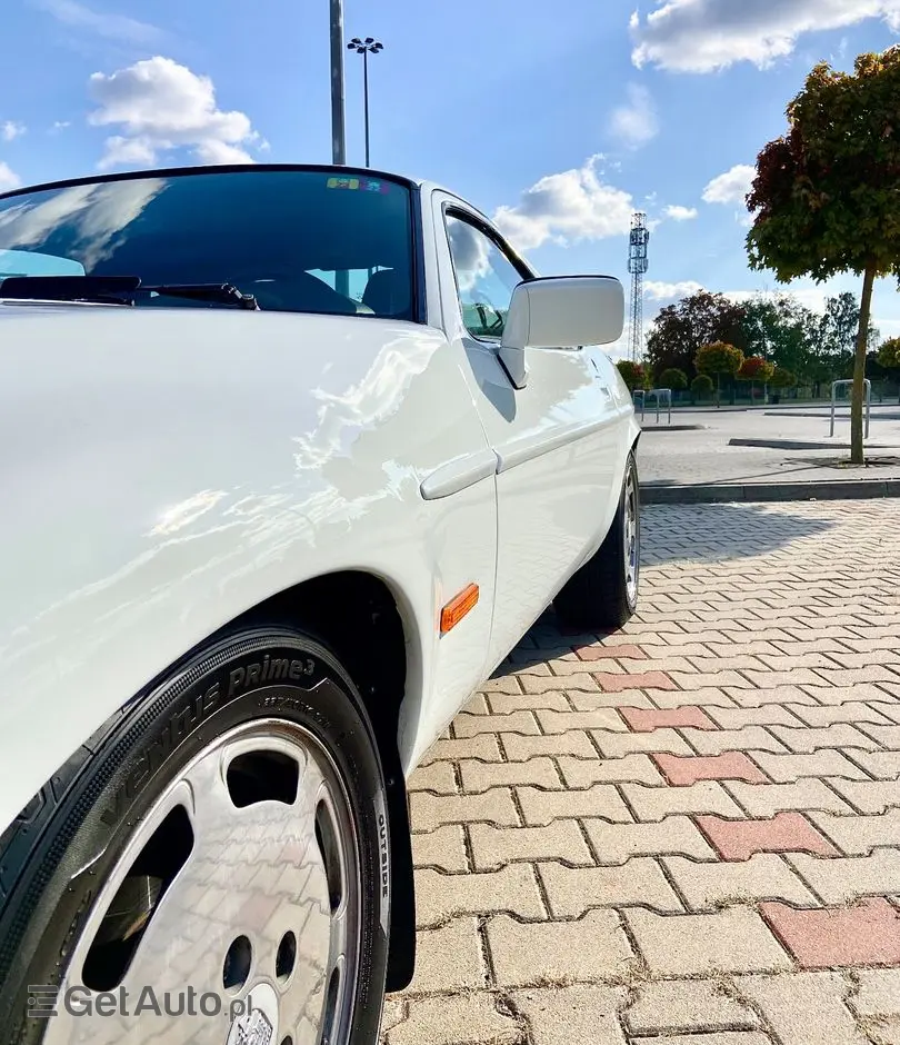 PORSCHE 928 