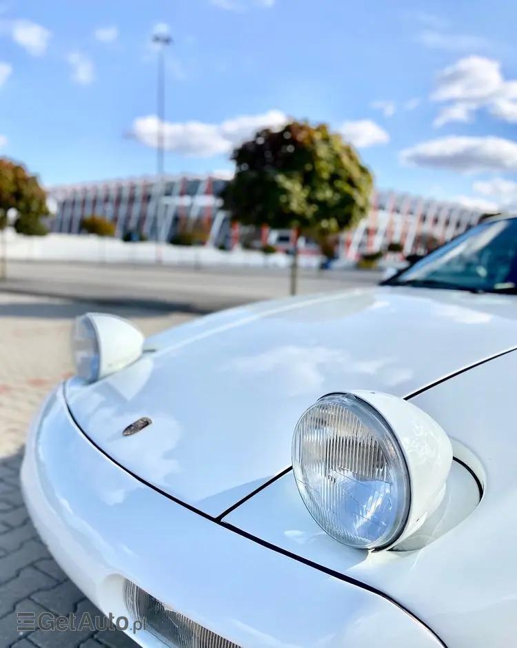 PORSCHE 928 