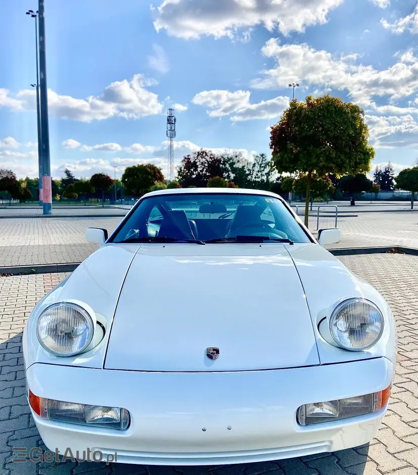 PORSCHE 928 