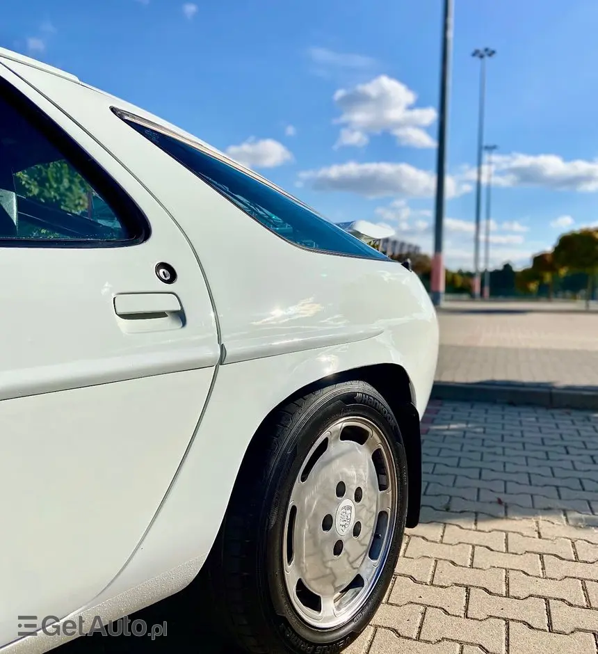 PORSCHE 928 