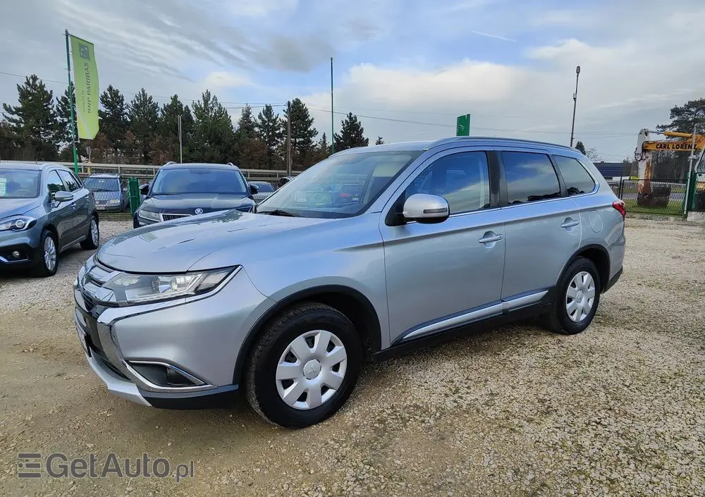 MITSUBISHI Outlander 2.0 2WD CVT Diamant Edition+