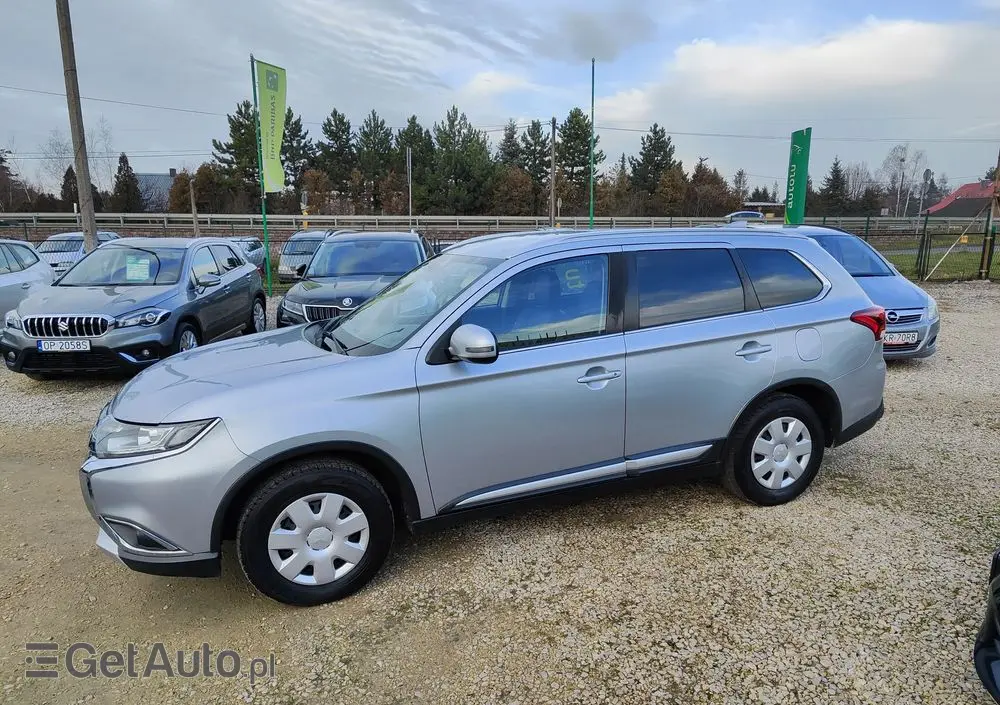 MITSUBISHI Outlander 2.0 2WD CVT Diamant Edition+