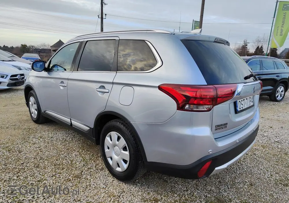 MITSUBISHI Outlander 2.0 2WD CVT Diamant Edition+