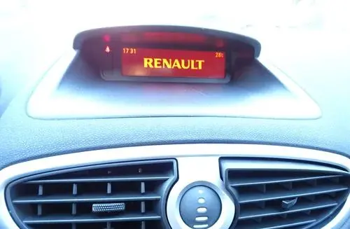 RENAULT Clio 