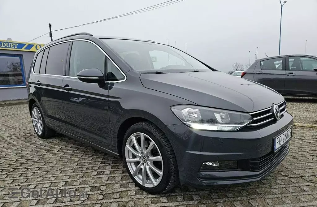 VOLKSWAGEN Touran 