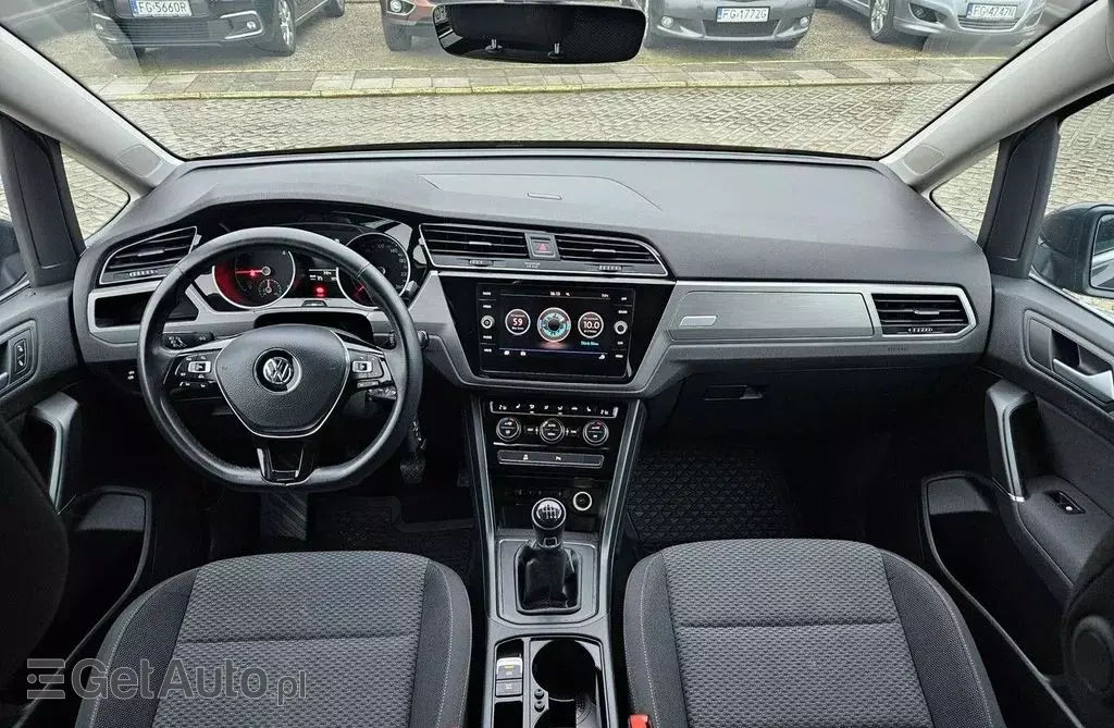 VOLKSWAGEN Touran 