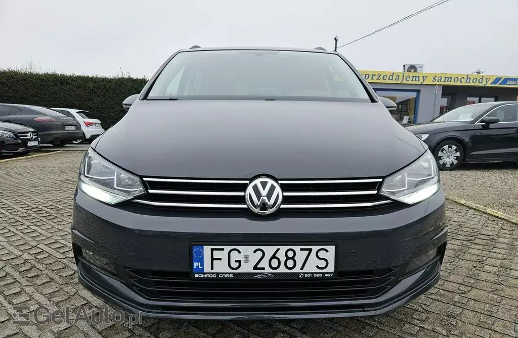 VOLKSWAGEN Touran 