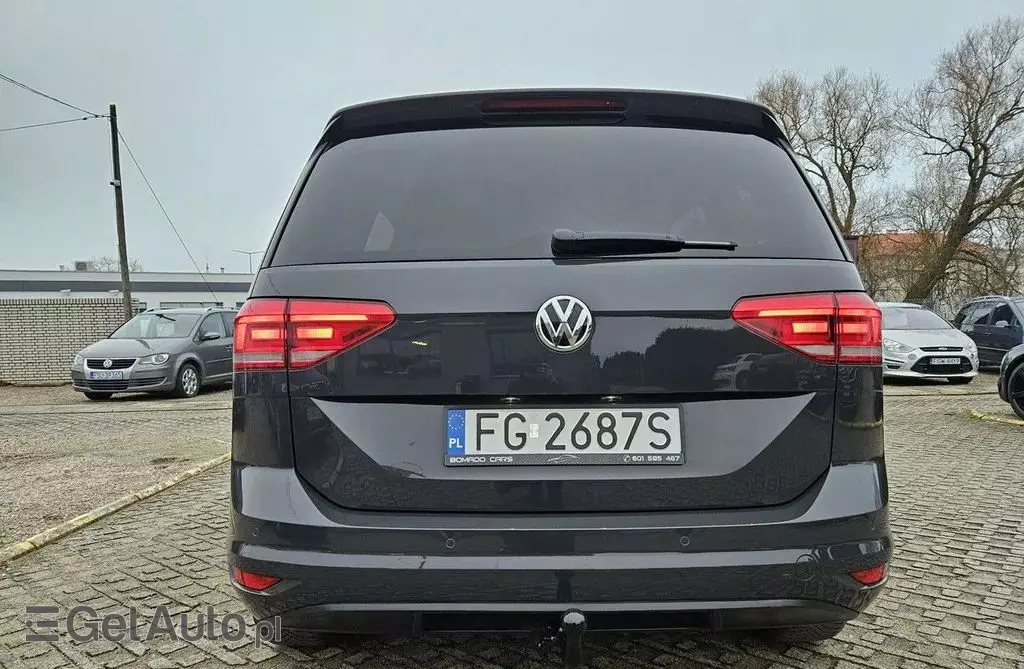 VOLKSWAGEN Touran 