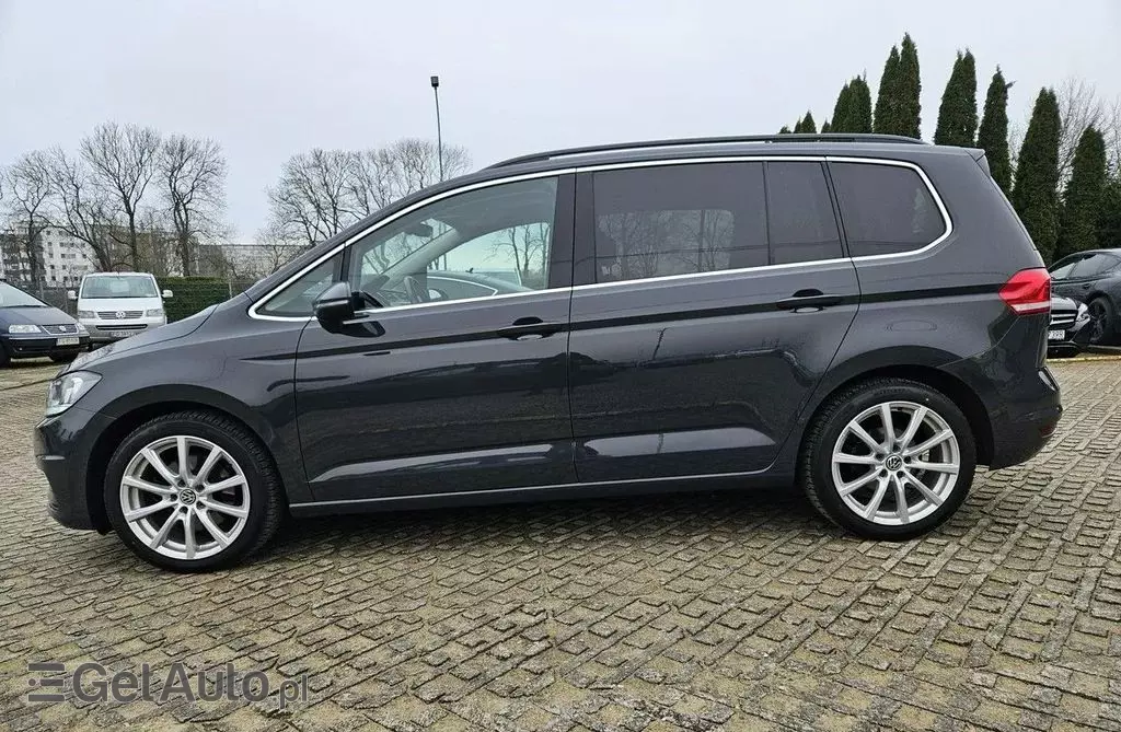 VOLKSWAGEN Touran 