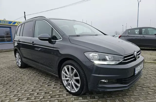VOLKSWAGEN Touran 
