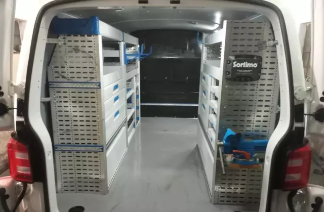 VOLKSWAGEN TRANSPORTER 