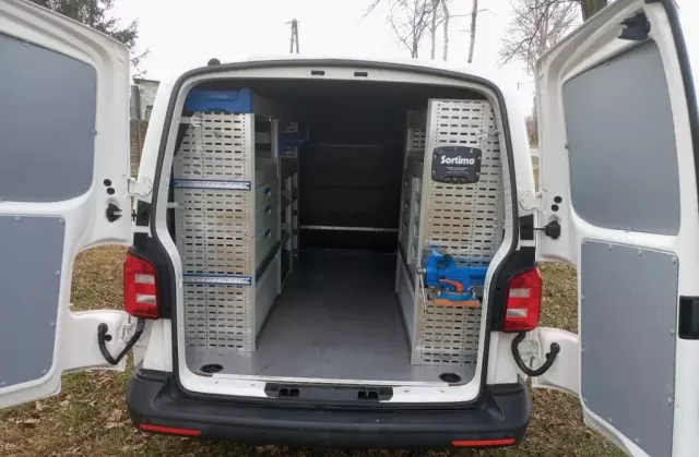 VOLKSWAGEN TRANSPORTER 