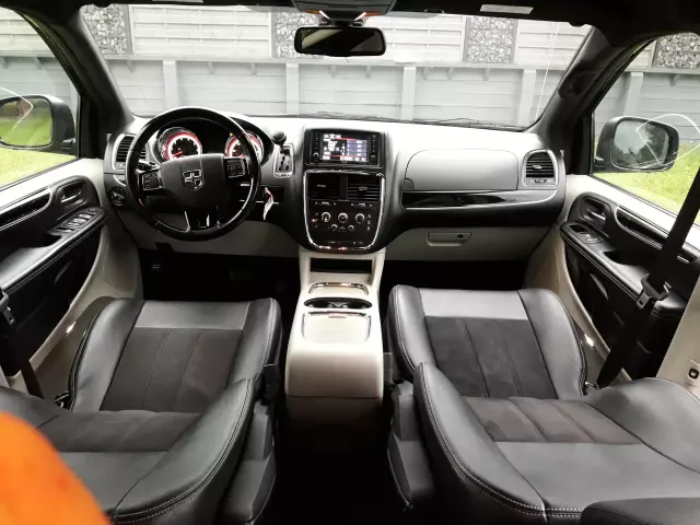 DODGE Grand Caravan 