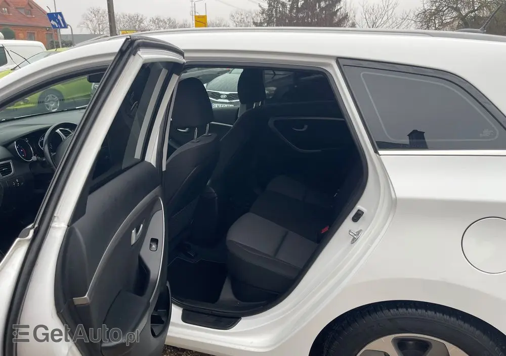 HYUNDAI I30 1.6 CRDi BlueDrive Premium DCT