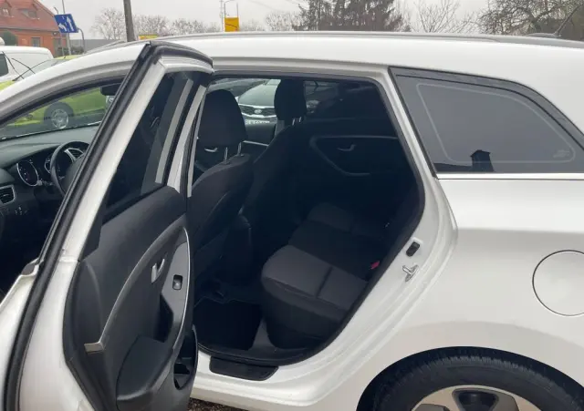 HYUNDAI I30 1.6 CRDi BlueDrive Premium DCT