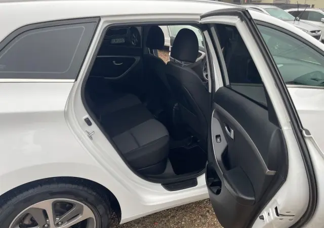 HYUNDAI I30 1.6 CRDi BlueDrive Premium DCT