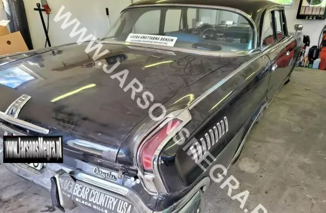 CHRYSLER New Yorker Sedan 6.8 V8 