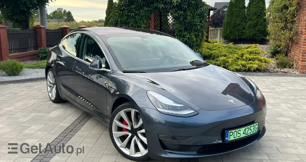 TESLA Model 3 Langstreckenbatterie Allradantrieb Dual Motor Performance