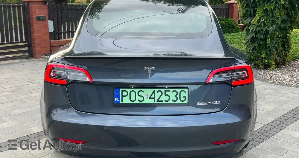 TESLA Model 3 Langstreckenbatterie Allradantrieb Dual Motor Performance