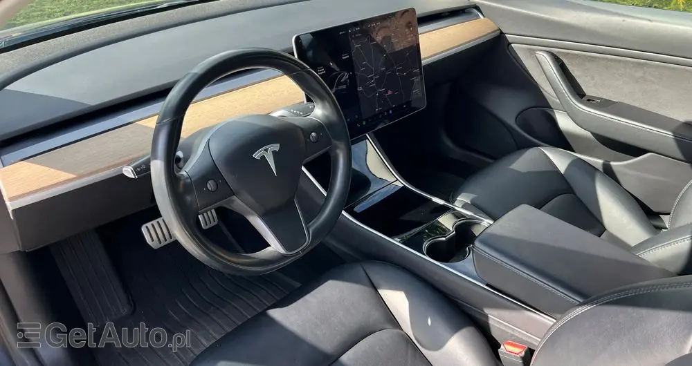 TESLA Model 3 Langstreckenbatterie Allradantrieb Dual Motor Performance