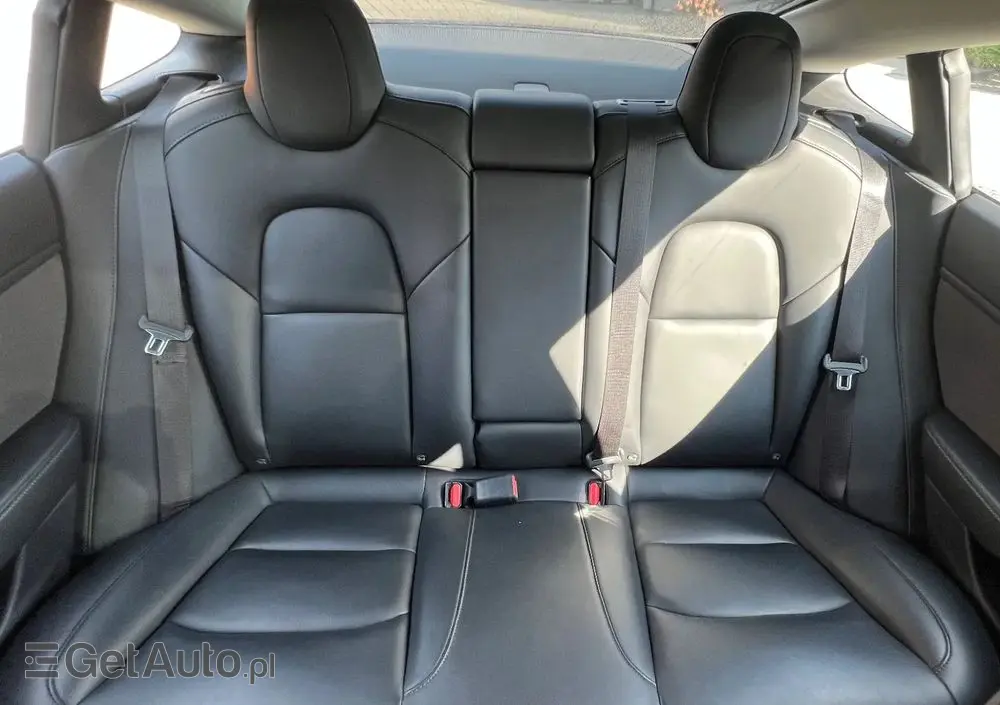 TESLA Model 3 Langstreckenbatterie Allradantrieb Dual Motor Performance