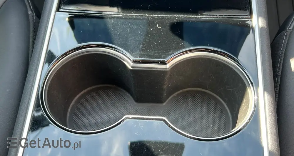 TESLA Model 3 Langstreckenbatterie Allradantrieb Dual Motor Performance