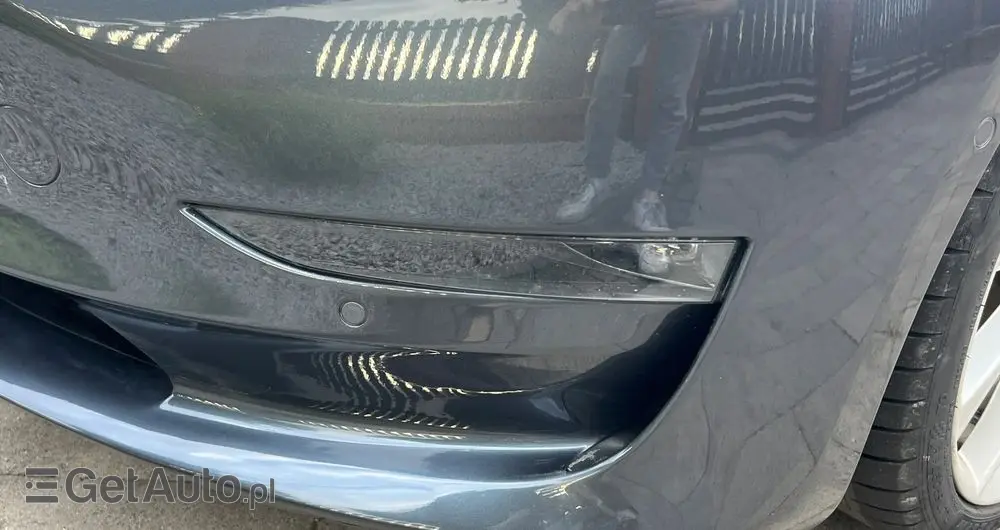 TESLA Model 3 Langstreckenbatterie Allradantrieb Dual Motor Performance