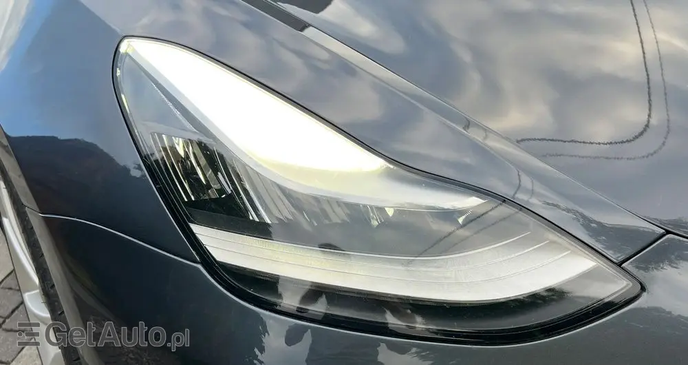 TESLA Model 3 Langstreckenbatterie Allradantrieb Dual Motor Performance