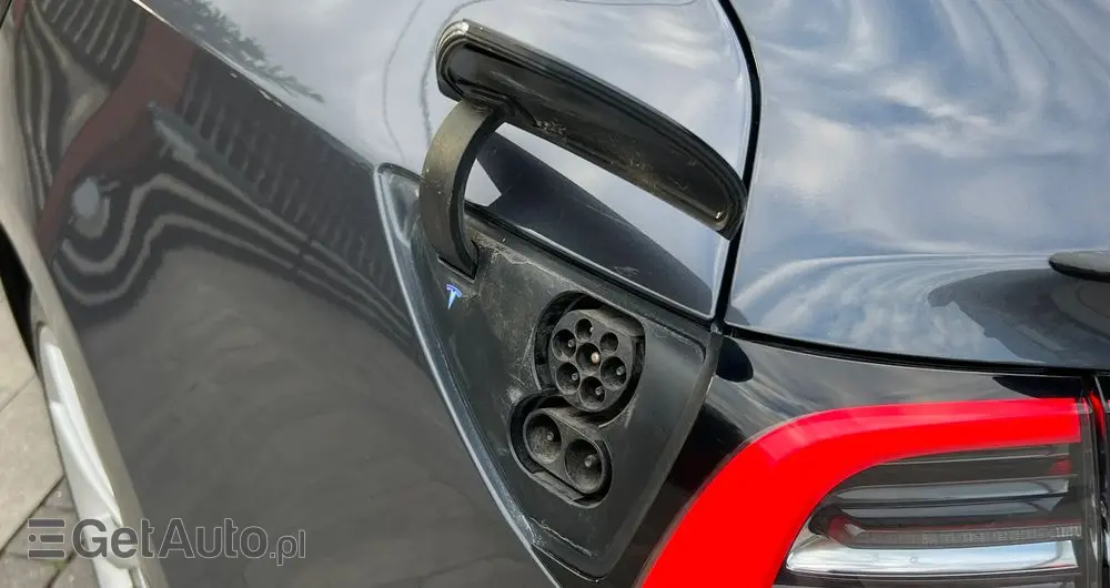 TESLA Model 3 Langstreckenbatterie Allradantrieb Dual Motor Performance