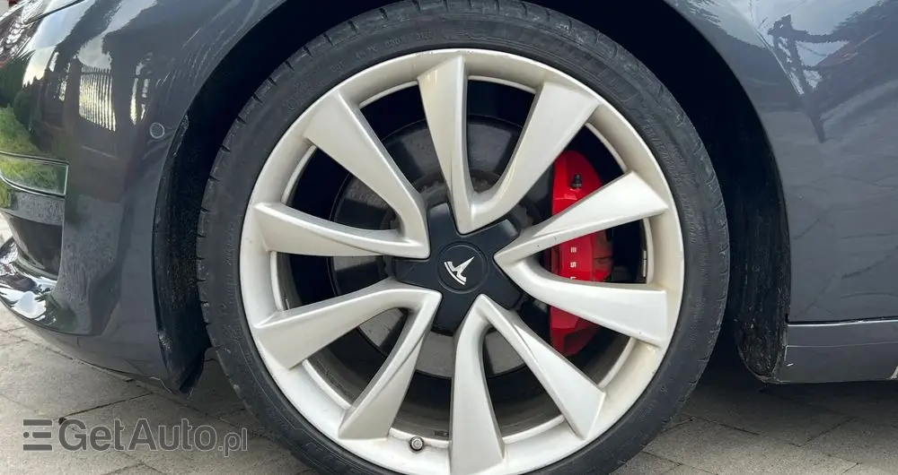 TESLA Model 3 Langstreckenbatterie Allradantrieb Dual Motor Performance